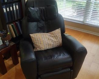 BROOKSTONE HUMAN TOUCH MASSAGE CHAIR HT 9500
$350.00