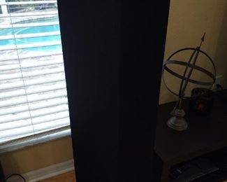 DEFINITIVE TECHNOLOGY BP 2000 BIPOLAR SPEAKERS. EXCELLENT PAMPERED CONDITION. BUILT-IN SIDE FIRING SUBWOOFERS.
999.99 ORIGINAL COST 4K