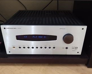 B&K UPGRADED AVR 307 DIGITAL INTEGRATED RECEIVER/ AMPLIFIER/ TUNER.
150 W BUILT-IN AMPS. GOLD PLATED POSTS/ CONNECTORS
$499.99 ORIGINAL COST 3K