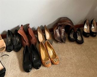 Women's shoes - size 8-1/2 to 9