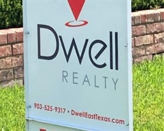 This 2862 square foot Hollytree garden home was listed by Ginger Brawner of Dwell Realty.