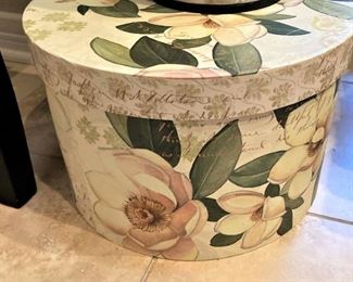 Magnolia blossom hat box
