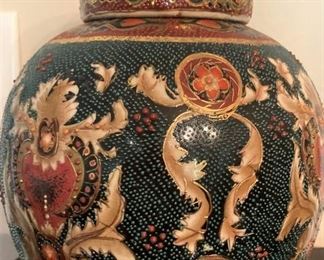 Asian style ginger jar with lid