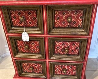 Small 6-drawer chest