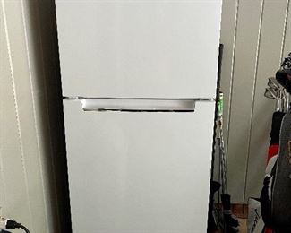 Magic Chef refrigerator