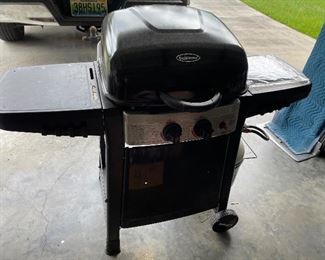 like new Uniflame gas grill
