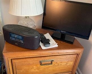 Proscan 19" TV/DVD combo, Sony clock radio