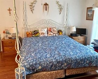 King size metal poster bed