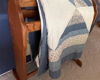 oak quilt rack
