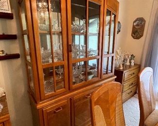 matching oak lighted china cabinet