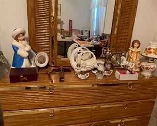 oak dresser with mirror