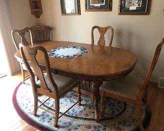 Sale 1 Oak dining room table with chairs