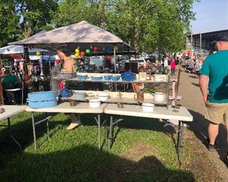 Sale 1 Enamel ware, kitchen items