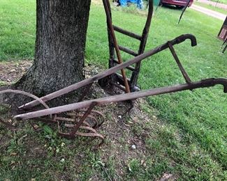 Sale 2 outdoor farm items