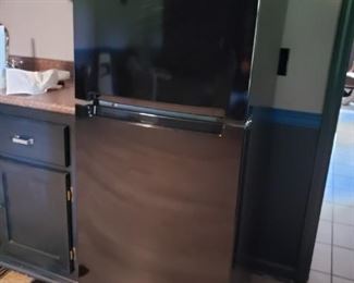   Whirlpool BLACK refrigerator 