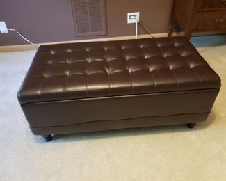 Storage coffee table