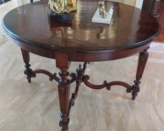 French Louis XIV style round table