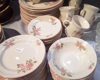 Gibson Floral Dinner Set