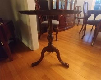 Semi antique pie crust table $35