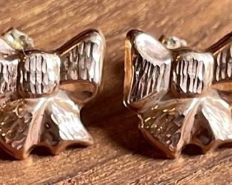 Pair Of 14k Yellow Gold Bow Post Earrings / Pendants - Weighs1.9 Grams Total