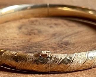 Vintage 14k Yellow Gold Bangel Bracelet Costa Rica - Weighs 6.2 Grams