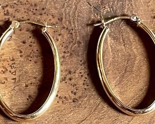 (2) Pairs Of 14k Yellow Gold Hoop Earrings - Weighs 2.6 Grams Total