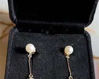 Pair Of 14k Gold And Pearl Earrings 