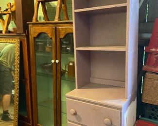 Charming chest of drawers with shelves 