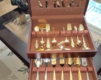 Gold flatware set