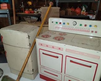 Antique child kitchen set