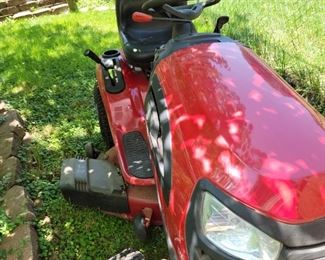 Craftsman riding mower - barely used, new battery, carb needs cleaned