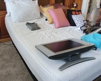 Adjustable base Queen bed