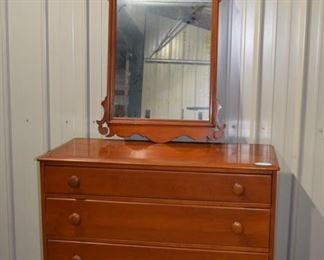 Lot 462 4 dr base w/ mirror 