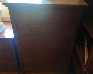 Dresser w/ matching bedroom set 