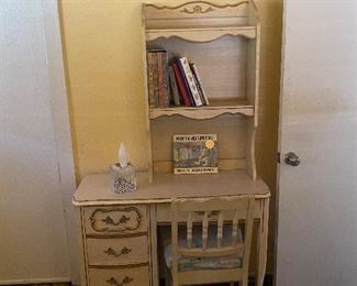 Desk w/ matching Bedroom Set 