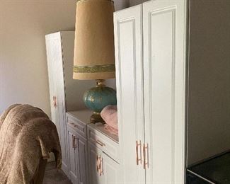 4 matching Cabinets 