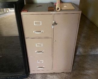 File cabinet 