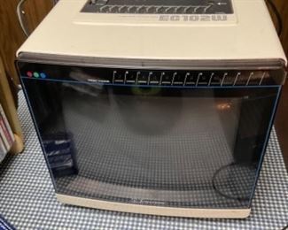 Retro Emerson EC102W 10” Color TV