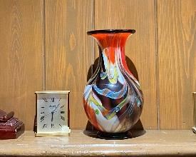 Clocks, large Murano glass vase