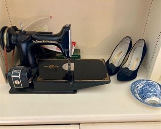 Singer Featherweight sewing machine