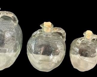 4-PCS VINTAGE “APPLE” WHITE HOUSE VINEGAR JAR SET W/CORKS