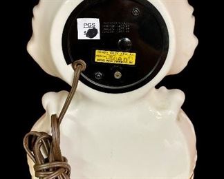 VINTAGE/ANTIQUE MANTLE CLOCK (GOLD/FLOWER TRIM)