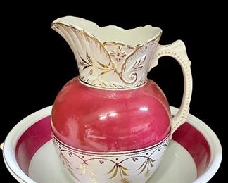 VINTAGE/ANTIQUE RED/GOLD BASIN SET