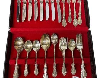 VINTAGE FLATWARE SET IN CASE