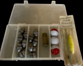 MISC. TACKLE LOT IN 6-SECTION IN BOX