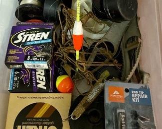MISC. TACKLE LOT IN PLASTIC SHOEBOX