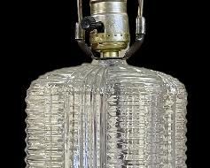 VINTAGE/ANTIQUE ART DECO GLASS LAMP