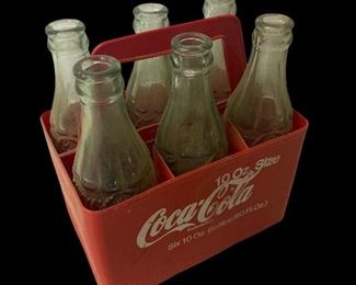 VINTAGE PLASTIC COKE CRATE W/6 BOTTLES