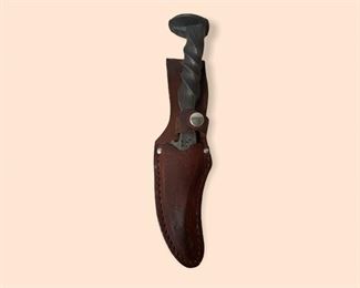 UNIQUE KNIFE AND SHEATH