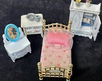 VINTAGE “LITTLES” DOLLHOUSE BEDROOM FURNITURE  by MATTEL W/ACCESSORIES               *NIGHT STAND IS NOT MATTEL